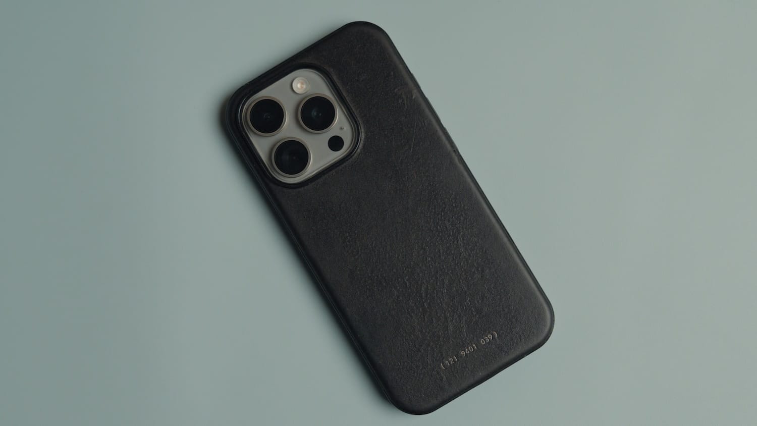 Grams28 Leather case on iPhone