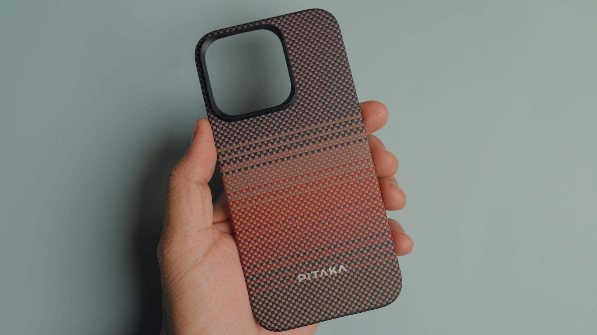 PITAKA Sunset case in hand