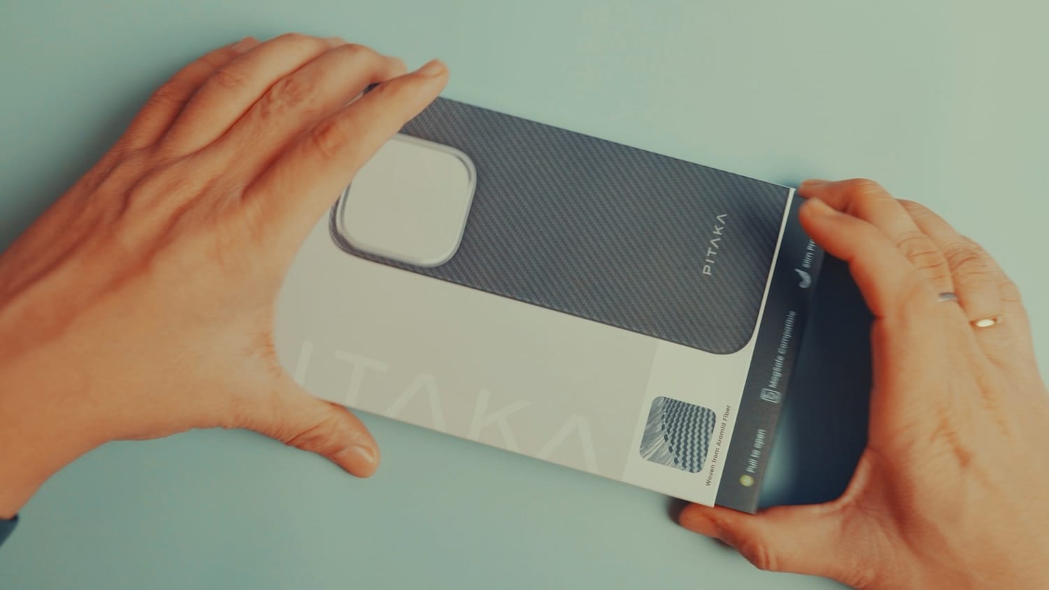 unboxing pITAKA case