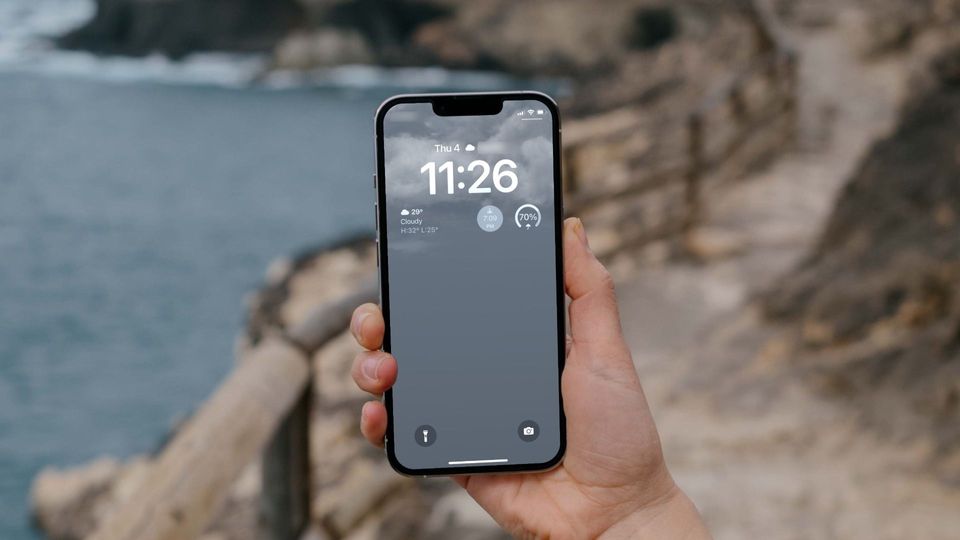 How to Set Dynamic Weather Lock Screen Wallpaper on iPhone