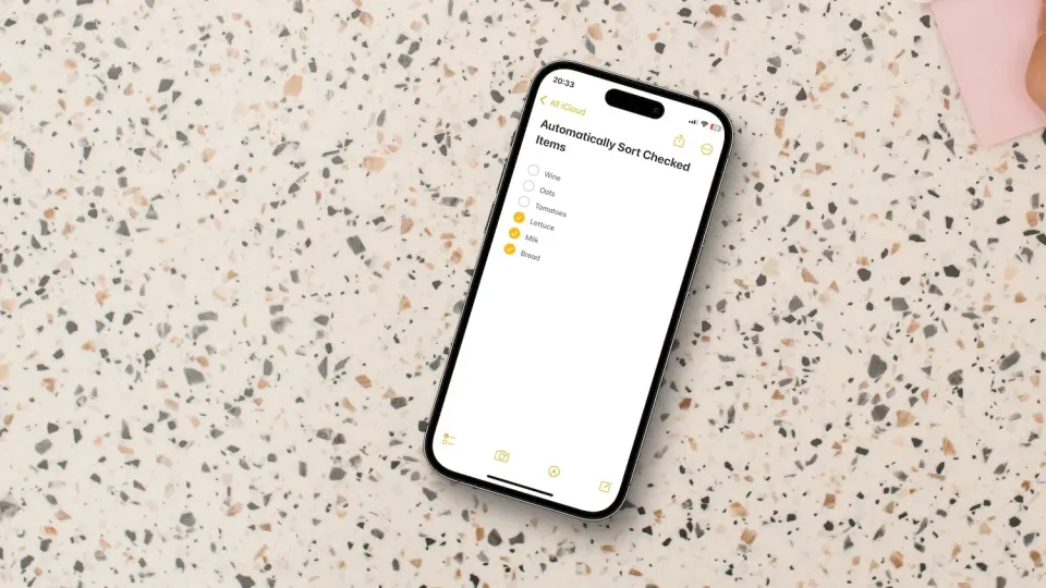 Apple Notes on iPhone showing automatically sort checked items on notes